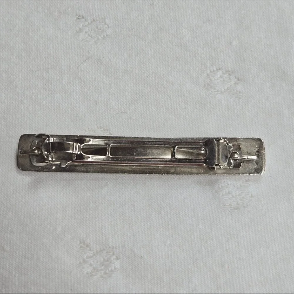 Unbranded elegant silver